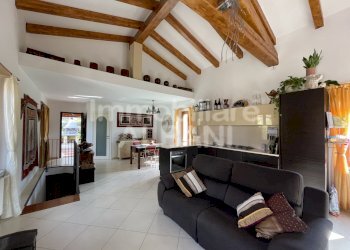 IN293_villa bifamiliare con piscina e giardino  (2 - Casa indipendente Villa Località 21, Bolano - foto 14