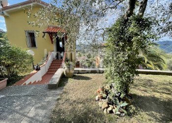 IN293_villa bifamiliare con piscina e giardino  (1 - Casa indipendente Villa Località 21, Bolano - foto 9