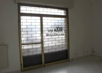 IMG_6296.JPG - Locale Commerciale Arcola - foto 4