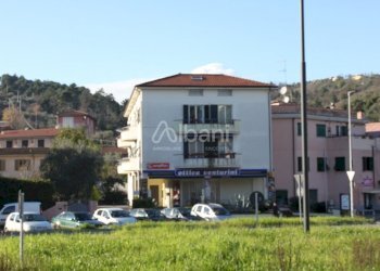 FC105_VENDITA_GARAGE_TERMO_LASPEZIA - Box La Spezia - foto 2