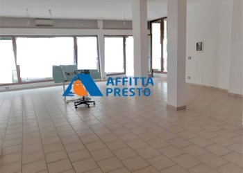 Commercial Activity Via Aurelia, Viareggio - photo 4