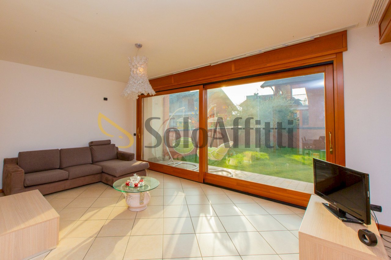 10001-10002.jpg - Villa a Schiera Via Bienate 4, Busto Arsizio - foto 2