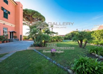 Giardino - Appartamento via Silvano Stacchetti, Genova (zona Quarto) - foto 4