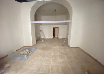 3.jpg - Locale Commerciale Via Fulvio Renella 37, Caserta - foto 1