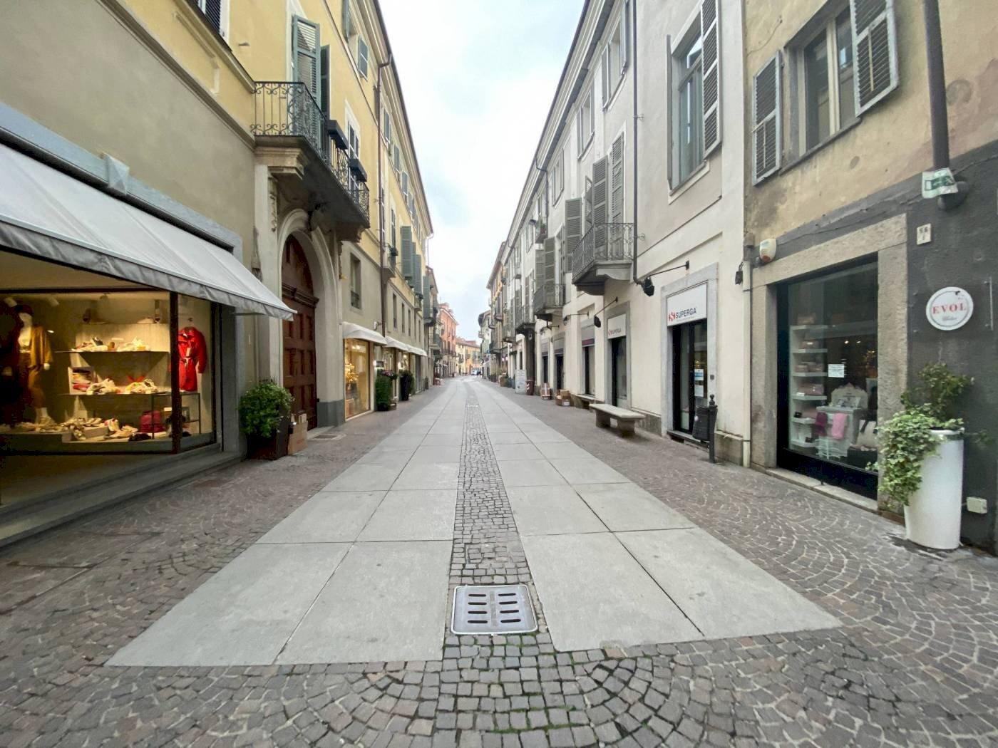 Abbigliamento - Intimo via Vittorio Emanuele II, Chieri - foto 1