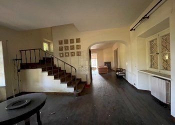 CASA COLONICA IN VENDITA A LUCCA (24).jpg - Villa Via Vecchia Pesciatina in Gragnano, Lucca - foto 21