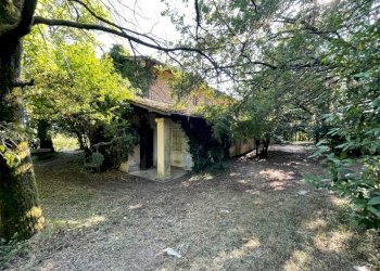 CASA COLONICA IN VENDITA A LUCCA (34).jpg - Villa Via Vecchia Pesciatina in Gragnano, Lucca - foto 26