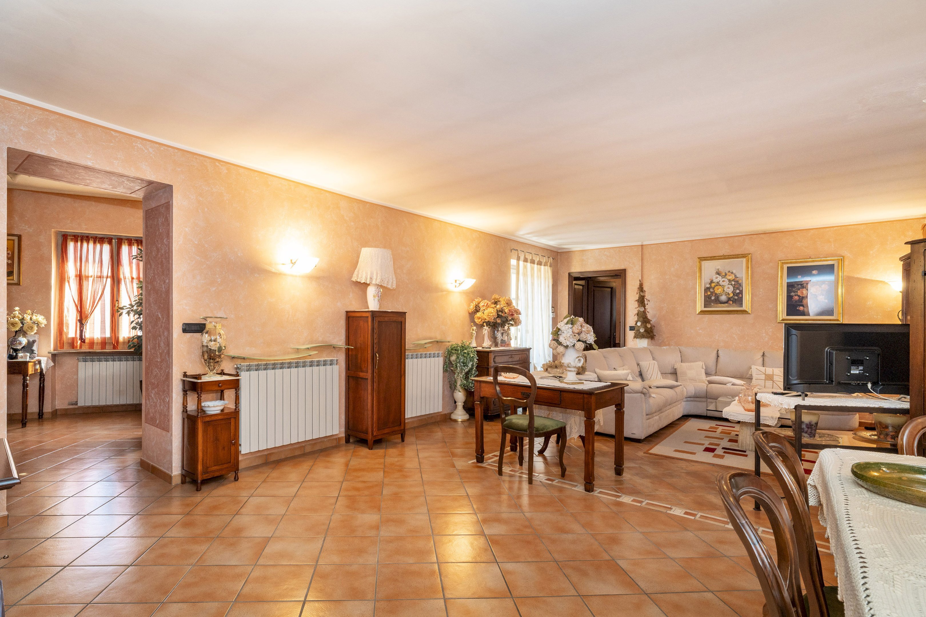 salone - Appartamento Corso Re Umberto, 16, Verzuolo - foto 1