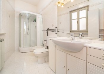 primo bagno - Appartamento Corso Re Umberto, 16, Verzuolo - foto 11