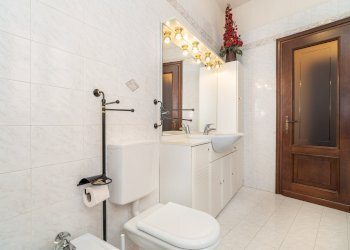 primo bagno - Appartamento Corso Re Umberto, 16, Verzuolo - foto 12