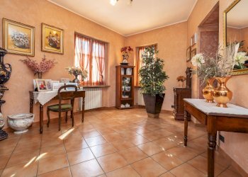 soggiorno - Appartamento Corso Re Umberto, 16, Verzuolo - foto 5