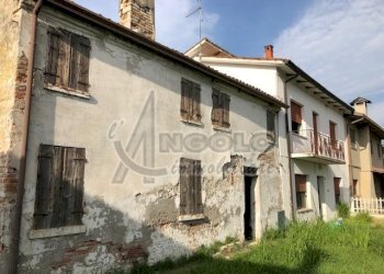 veduta esterna - Casa indipendente Stienta - foto 8