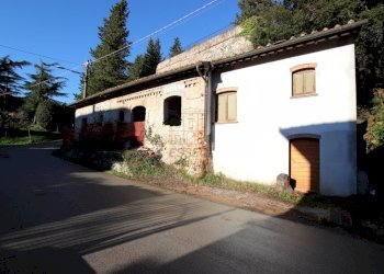 rudere da ristrutturare vendesi lucca.JPG - Casale Lucca - foto 1