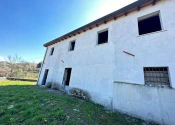 5.jpg - Casa semi indipendente Vezzano Ligure - foto 1