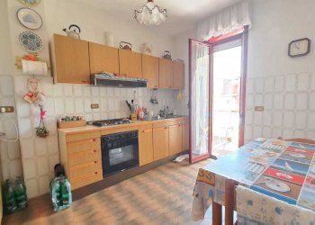 cucina.jpg - Quadrilocale Fosdinovo - foto 2