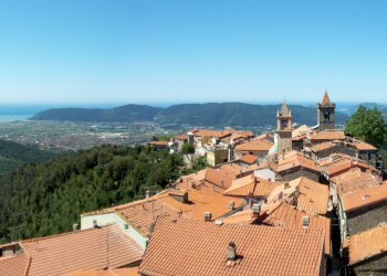 Fosdinovo_vista_panoramica_Golfo_Poeti.jpg - Porzione di casa Fosdinovo - foto 1