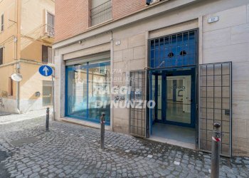 0002.jpg - Locale Commerciale Via delle Fratte, Frascati - foto 2