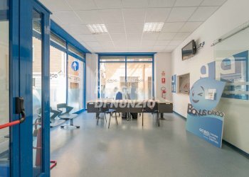 0003.jpg - Locale Commerciale Via delle Fratte, Frascati - foto 3