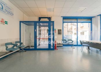 0004.jpg - Locale Commerciale Via delle Fratte, Frascati - foto 4