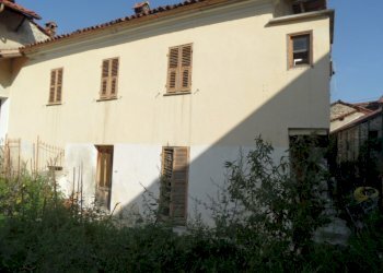 Independent house via Adua, 3, Garessio - photo 2