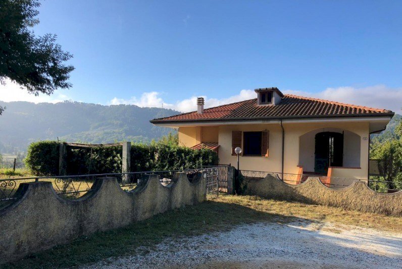 a018fc57-1e3b-4847-8e0b-526c24b5142f_5da986bb69981 - Villa Camaiore - photo 2