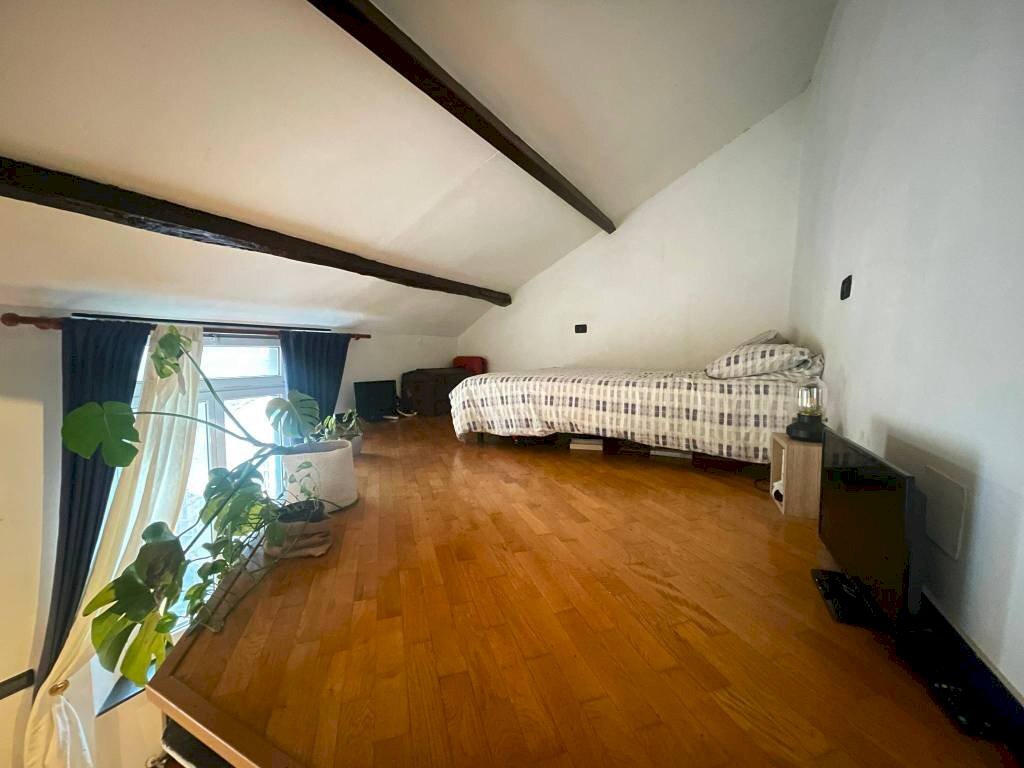 Camera da letto - Monolocale via di Ravecca, 10, Genova (zona Centro Storico) - foto 2