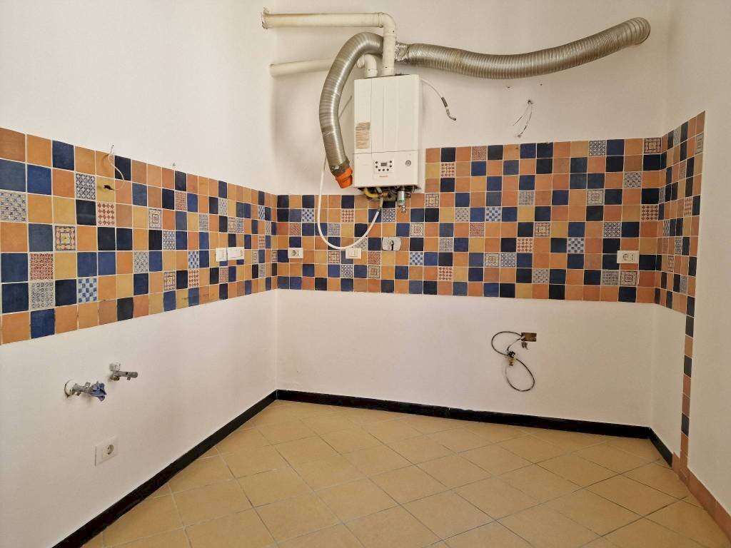 Angolo cottura - Quadrilocale via Massimo d'Azeglio, 1, Genova (zona Sampierdarena) - foto 3