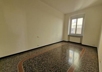 Cameretta - Quadrilocale via Massimo d'Azeglio, 1, Genova (zona Sampierdarena) - foto 6