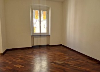 Soggiorno - Quadrilocale via Massimo d'Azeglio, 1, Genova (zona Sampierdarena) - foto 14