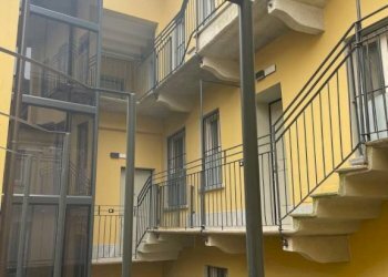 Facciata - Three-room apartment via Luigi Cingia, Lodi - photo 41