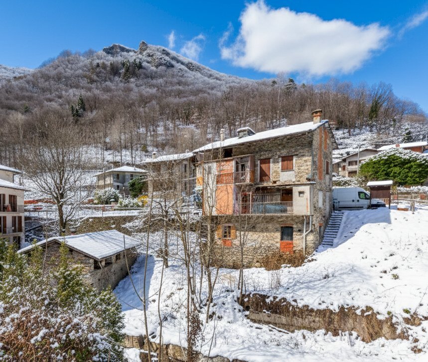 Semi-detached house via IV Novembre, 151, Pradleves - photo 1