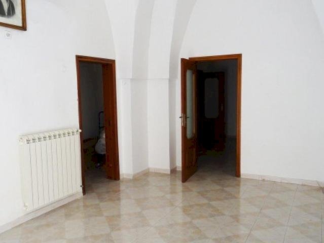 palazzo_stabile_in_vendita_a_oria_br_3890005633697 - Casa indipendente Via del Bozzone, Massa - foto 1