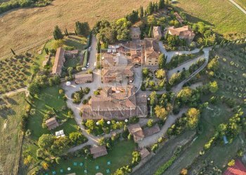 Castle Asciano - photo 3