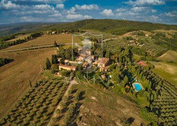 Castle Asciano - photo 18