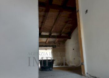 IMG_20211203_090524197_HDR.jpg - Trilocale Via Roma 103, Isolabona - foto 1