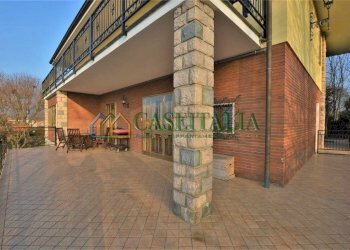 2.jpg - Casa indipendente Banchette - foto 2