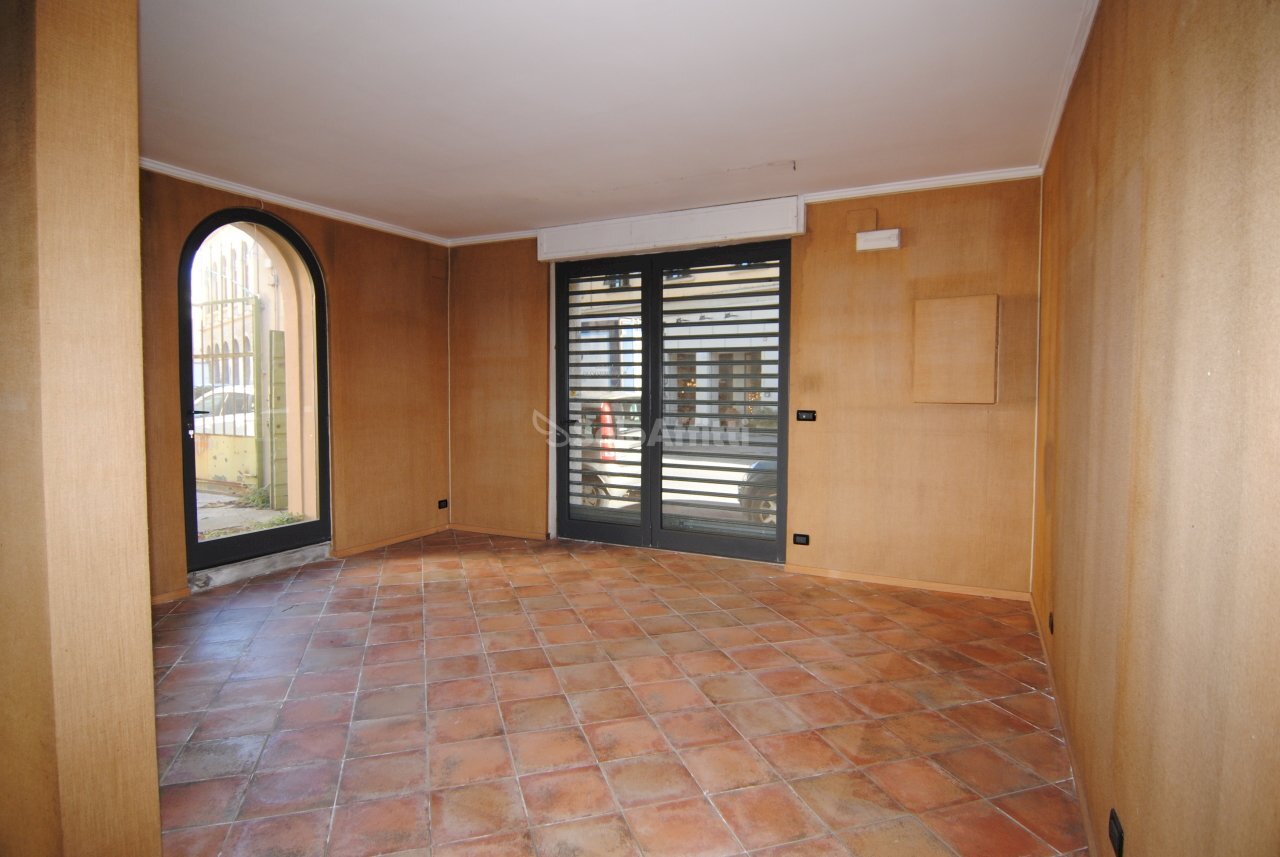 INTERNO - Commercial Premises Livorno - photo 1