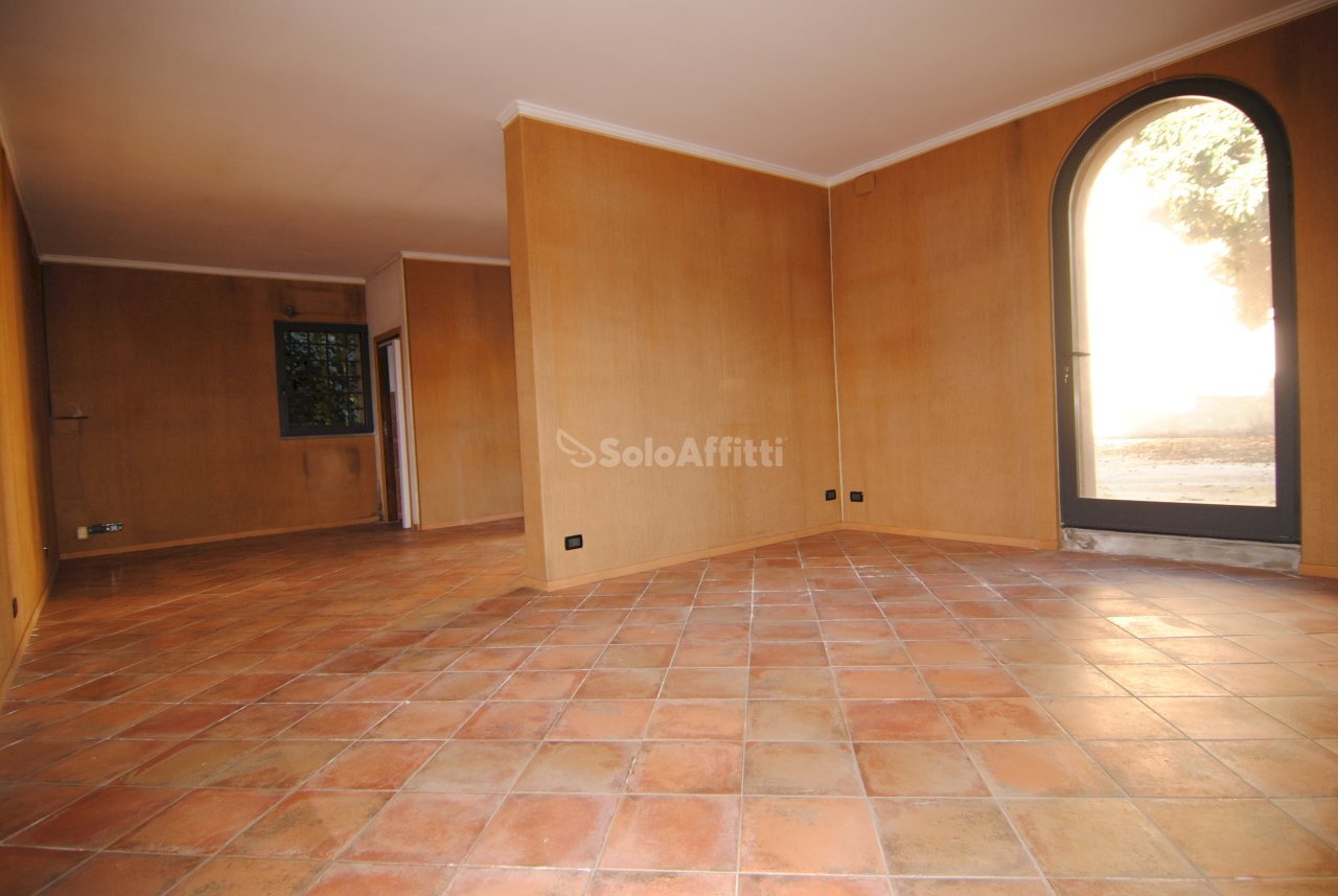 INTERNO - Commercial Premises Livorno - photo 2