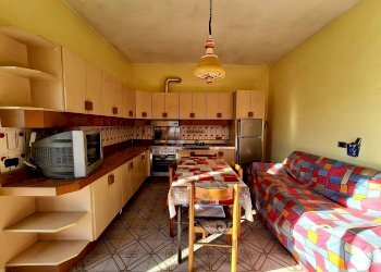 Cucina - Casa indipendente strada Provinciale delle Langhe, Belvedere Langhe - foto 10