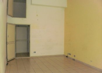 P3190001 - Copia.JPG - Locale Commerciale Ragusa - foto 1