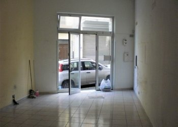 P3190002 - Copia.JPG - Locale Commerciale Ragusa - foto 2