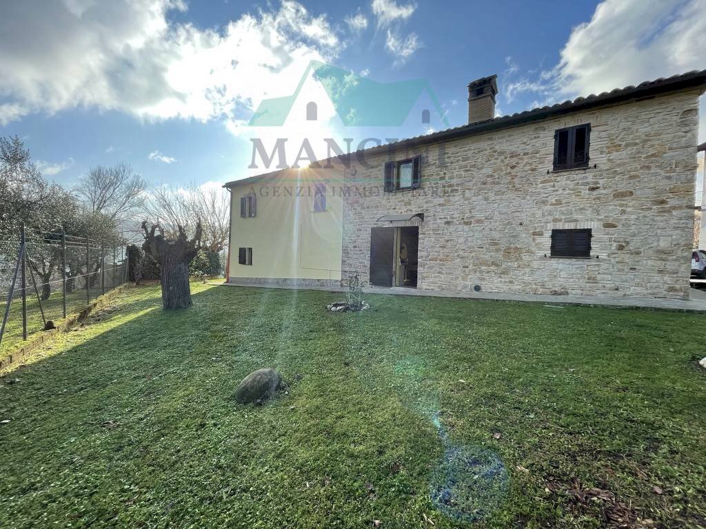 Casa indipendente CONTRADA FORCHIUSA, Serra San Quirico - foto 2