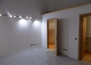 SERVIZI IN AULA CENTRALE - Appartamento via Piave, Roma (zona Centro Storico) - foto 10