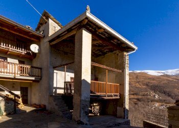 Casa semi indipendente Frazione Borgo, 140, Crissolo - foto 1