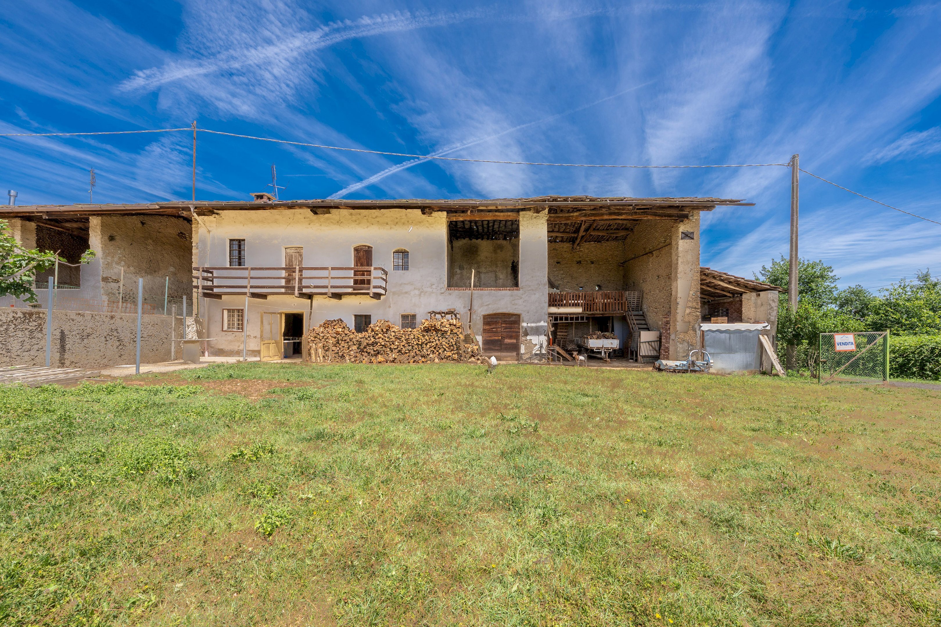 Portion of a house Via Becetto, 8, Barge - photo 1