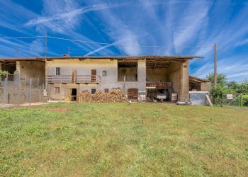 Portion of a house Via Becetto, 8, Barge - photo 1