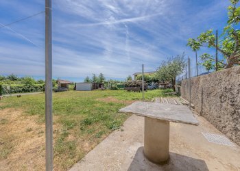 Portion of a house Via Becetto, 8, Barge - photo 8