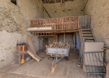 Portion of a house Via Becetto, 8, Barge - photo 10