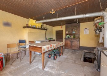 Portion of a house Via Becetto, 8, Barge - photo 11