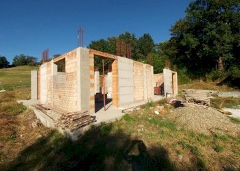 20250729_181129 (FILEminimizer).jpg - Villa Valsamoggia - foto 4